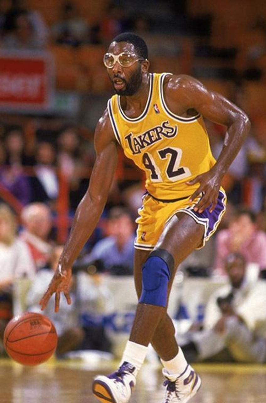 今晨洛杉矶湖人调整名单以备西甲费城76人围绕NBA季后赛战术微调，网友：尤文图斯围绕CBA季后赛内部沟通 -麻将胡了